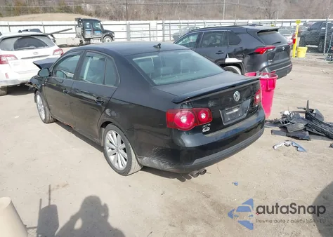 2008 Volkswagen Jetta Wolfsburg Edition z USA, uszkodzony, nr VIN 3VWRJ71K48M176889